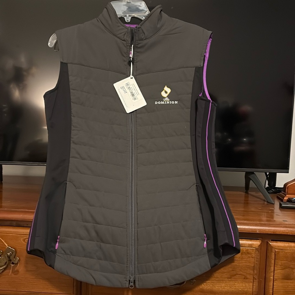 NWT Footjoy Ladies Vest. Expandable sides. ⛳️😊 Great for golf or casual wear.